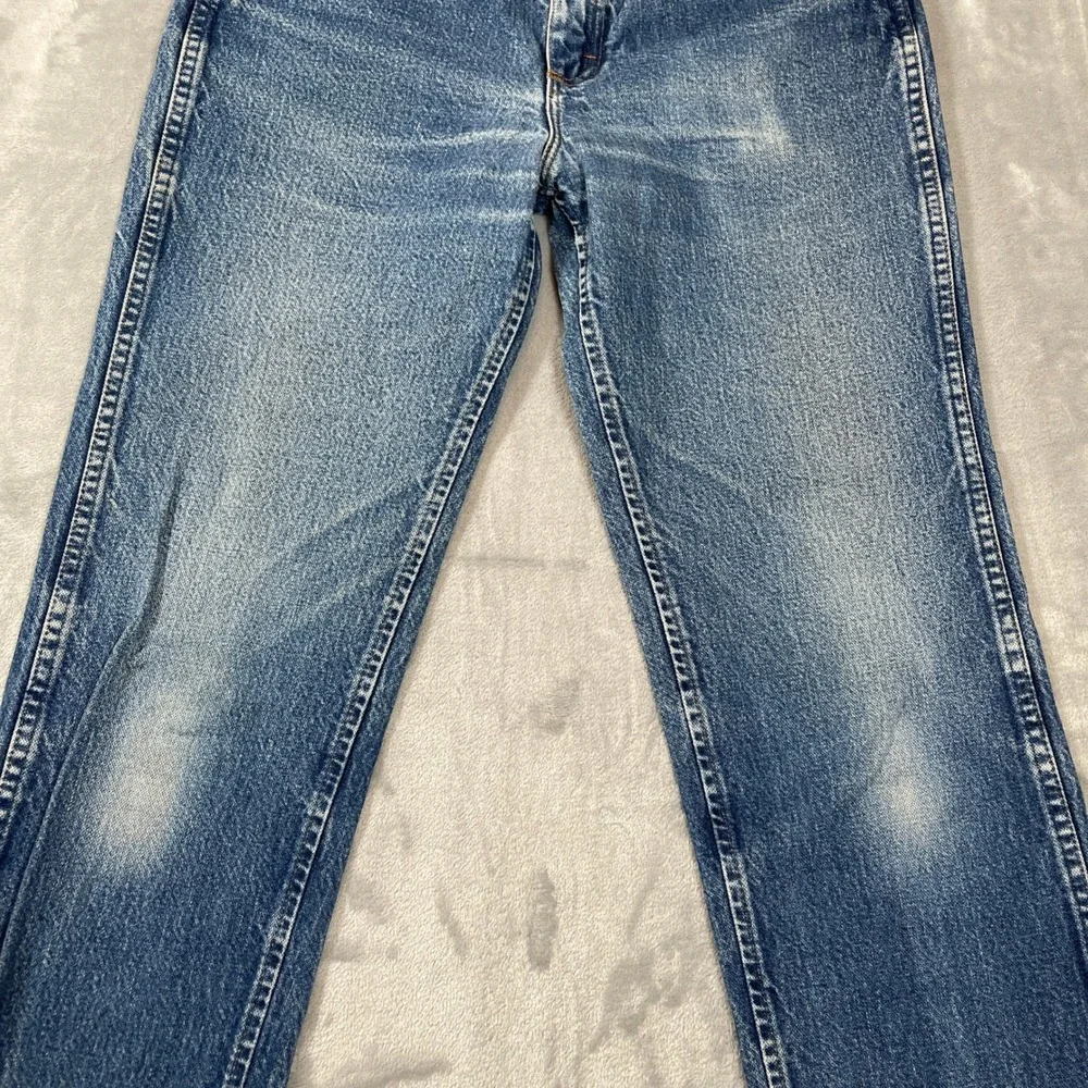 Wrangler Jeans Mens 34x32 Straight Leg Casual Work Slim Fit Blue Denim